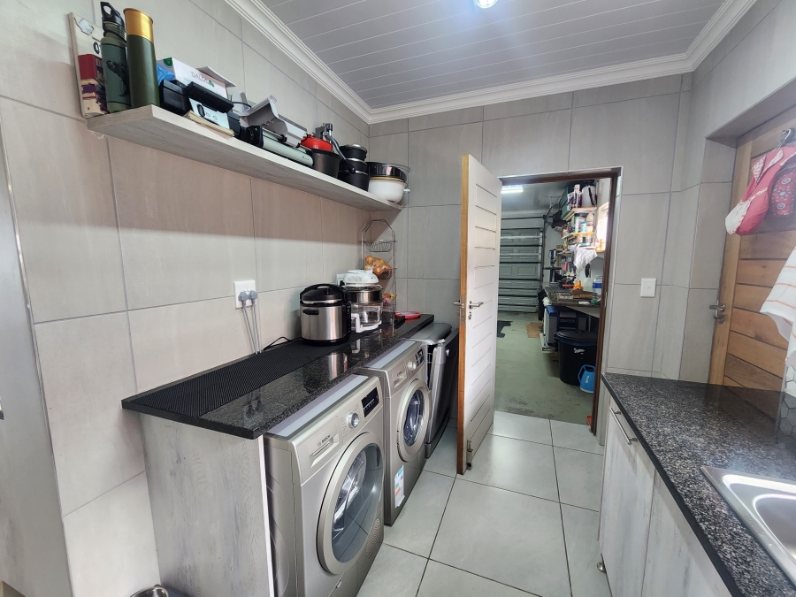 3 Bedroom Property for Sale in Dana Bay Western Cape